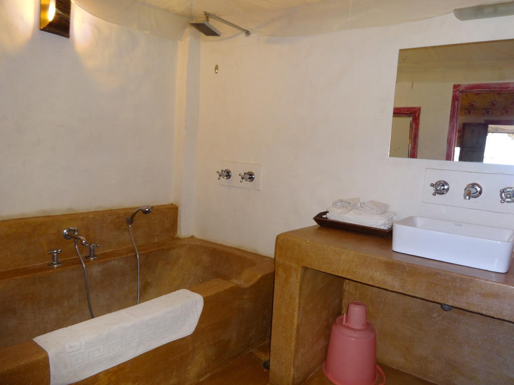 Raasleela Luxury Camp Hotel อุเดเปอร์ ภายนอก รูปภาพ
