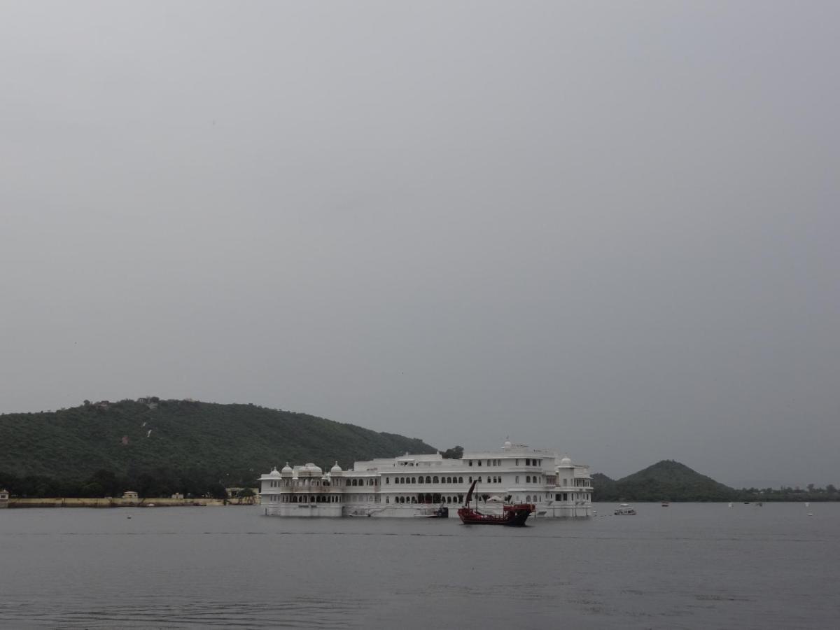 Raasleela Luxury Camp Hotel อุเดเปอร์ ภายนอก รูปภาพ